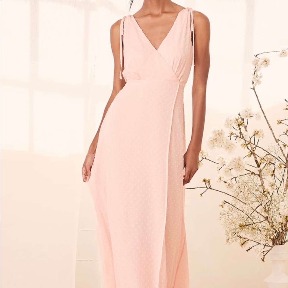 LULU’S 💕BRAND NEW BLUSH MAXI💕